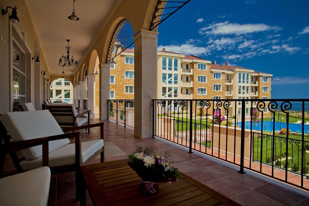 Apartments Atia Chernomorets Bagian luar foto