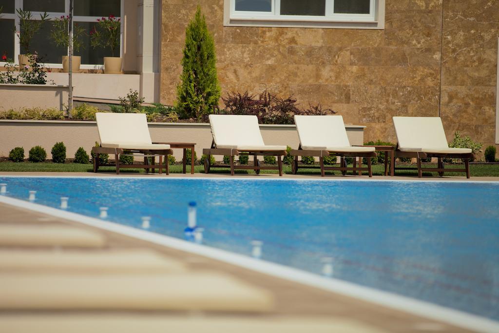 Apartments Atia Chernomorets Bagian luar foto