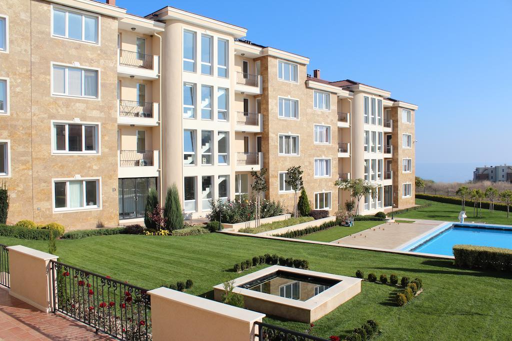 Apartments Atia Chernomorets Bagian luar foto